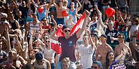 Crowd at Main Stage, Flagge