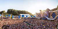 Main Stage bei Sonnenuntergang