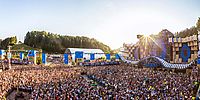 Main Stage bei Sonnenuntergang